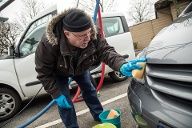 ADAC klärt auf  Kann ich Autofelgen mit Cola reinigen?